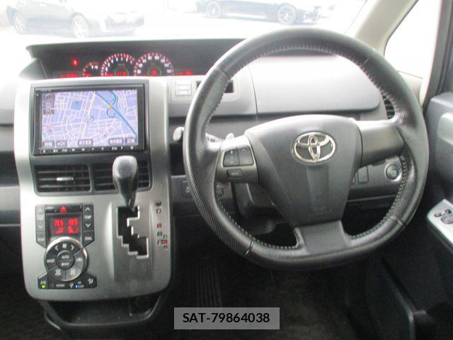 Toyota VOXY 2012-03 7880400-1