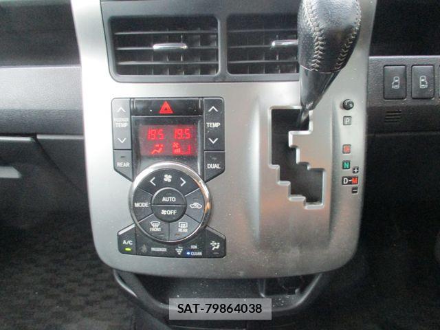 Toyota VOXY 2012-03 7880400-23