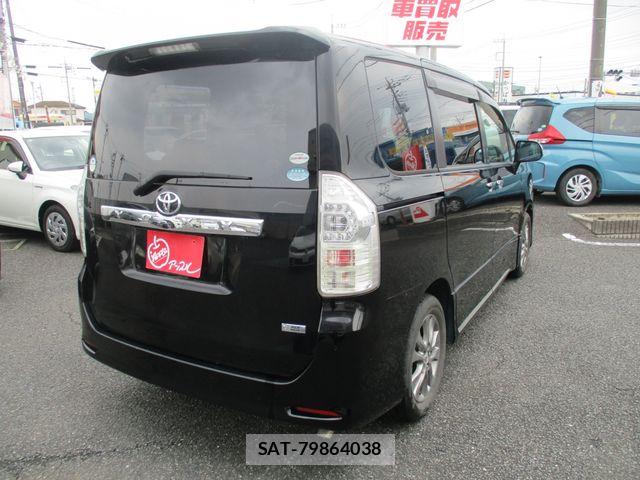 Toyota VOXY 2012-03 7880400-2