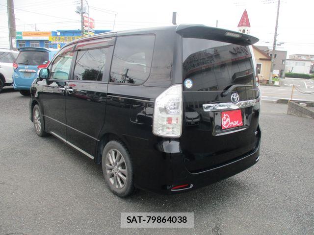 Toyota VOXY 2012-03 7880400-4