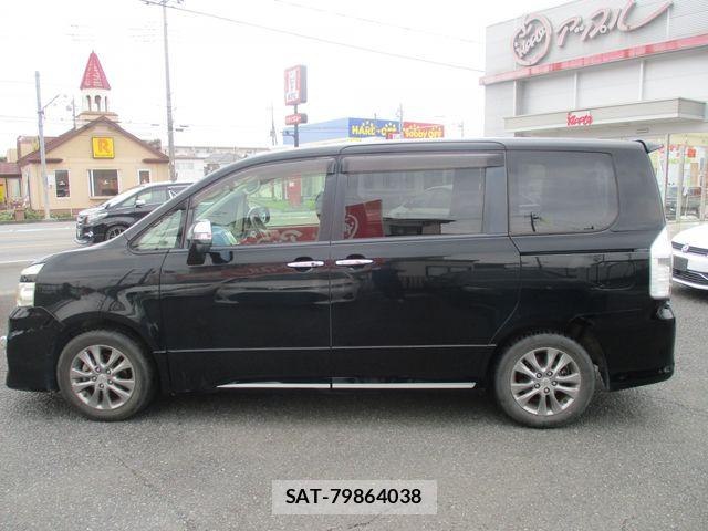Toyota VOXY 2012-03 7880400-8