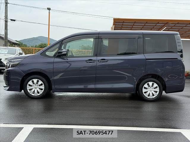 Toyota VOXY 2015-11 7880392-10