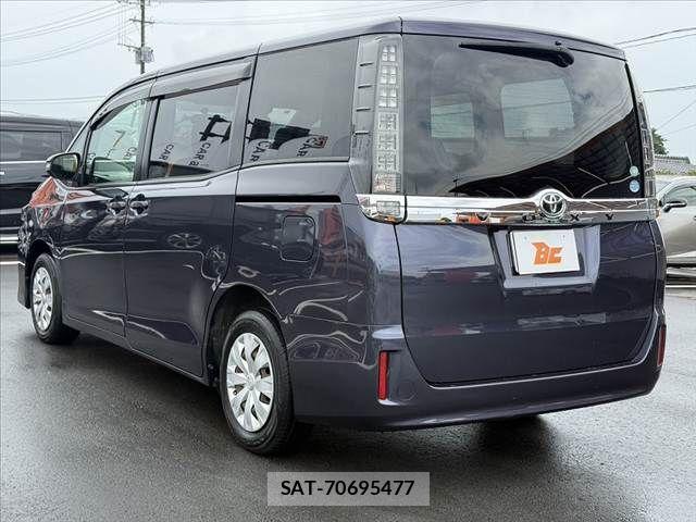 Toyota VOXY 2015-11 7880392-12