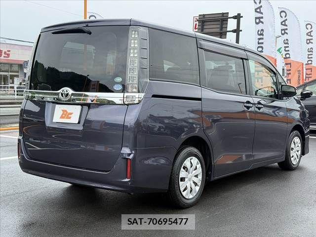Toyota VOXY 2015-11 7880392-14