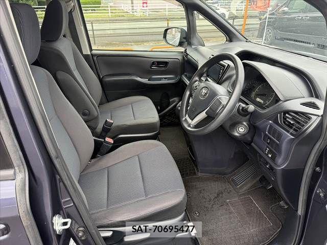 Toyota VOXY 2015-11 7880392-15