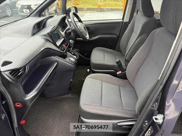 Toyota VOXY 2015-11 7880392-18