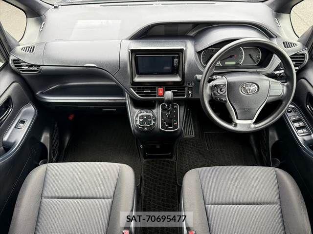 Toyota VOXY 2015-11 7880392-1
