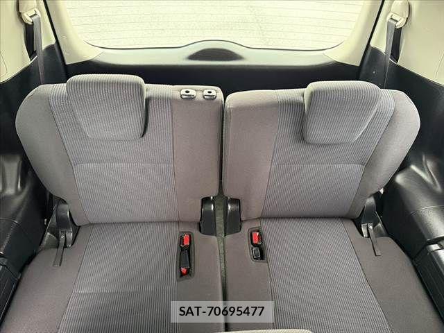 Toyota VOXY 2015-11 7880392-19