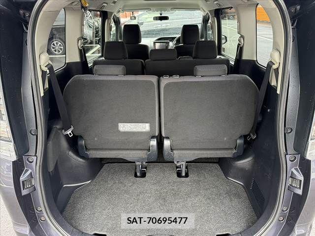 Toyota VOXY 2015-11 7880392-20