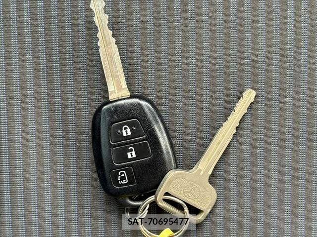 Toyota VOXY 2015-11 7880392-22