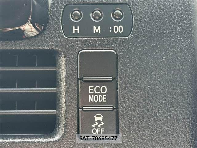 Toyota VOXY 2015-11 7880392-23