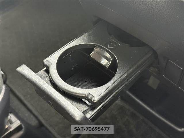 Toyota VOXY 2015-11 7880392-25