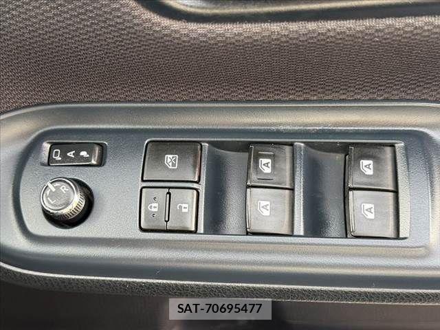 Toyota VOXY 2015-11 7880392-26