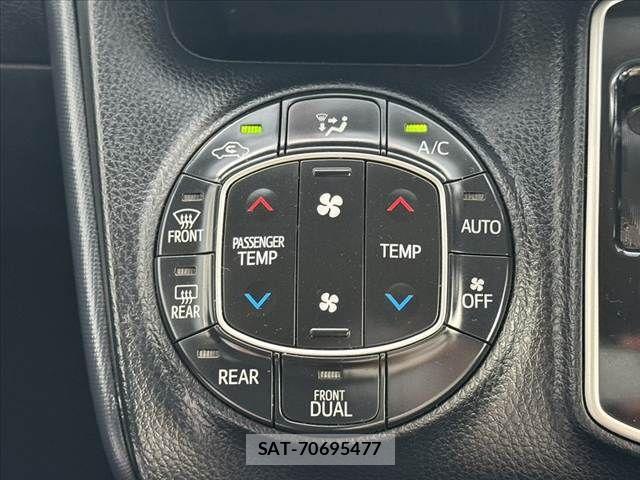 Toyota VOXY 2015-11 7880392-28