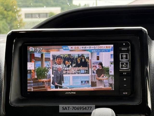 Toyota VOXY 2015-11 7880392-3