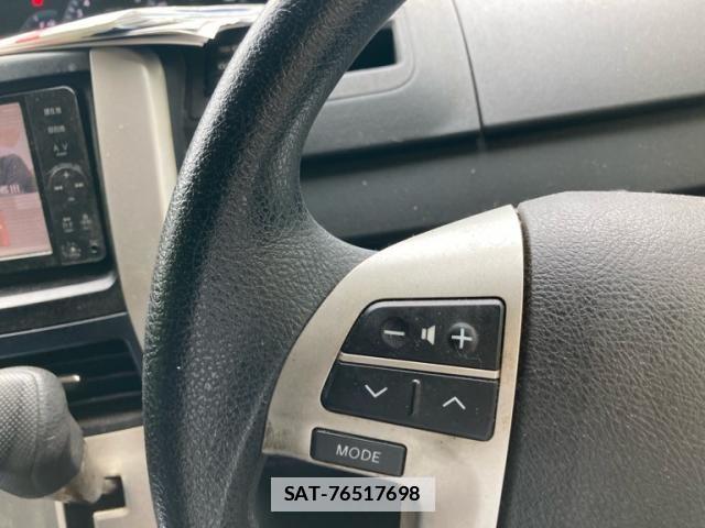Toyota VOXY 2011-12 7880403-16