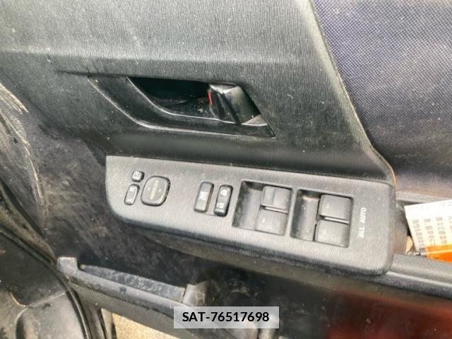 Toyota VOXY 2011-12 7880403-8