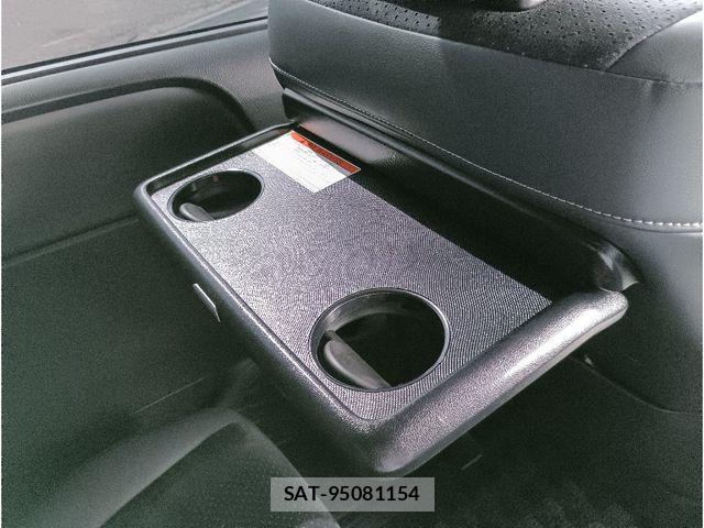 Toyota VOXY 2021-05 7880374-12