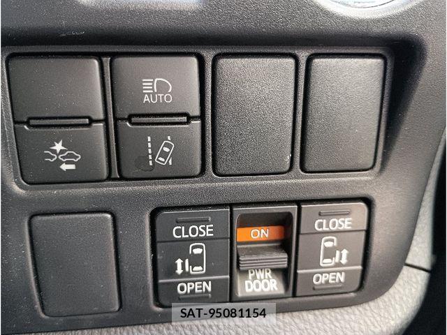 Toyota VOXY 2021-05 7880374-24