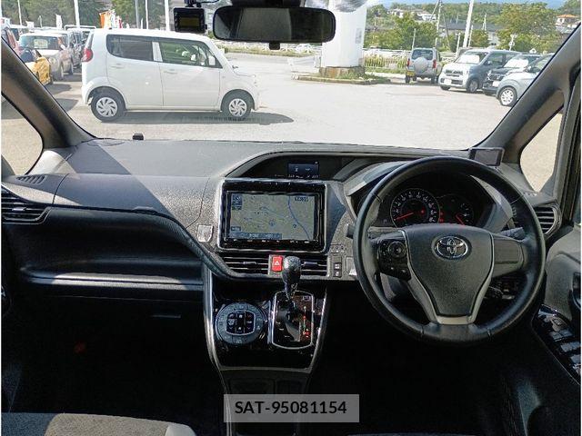 Toyota VOXY 2021-05 7880374-2