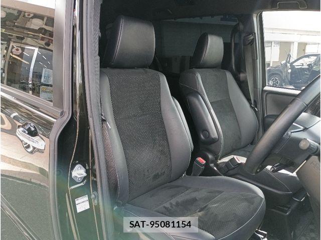 Toyota VOXY 2021-05 7880374-6