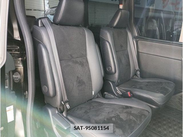 Toyota VOXY 2021-05 7880374-7