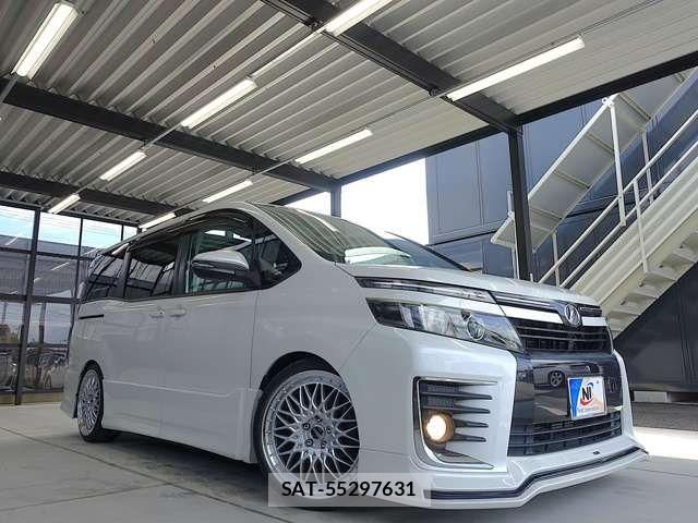 Toyota VOXY 2014-12 7880380-11