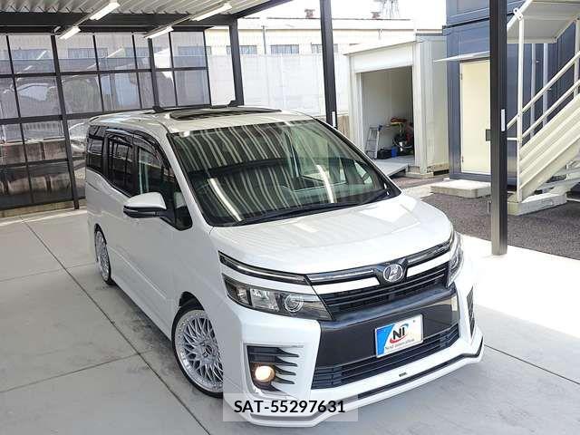 Toyota VOXY 2014-12 7880380-12