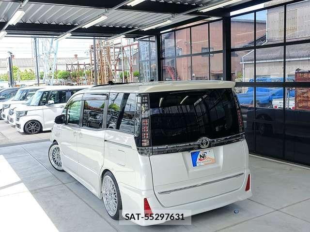 Toyota VOXY 2014-12 7880380-15
