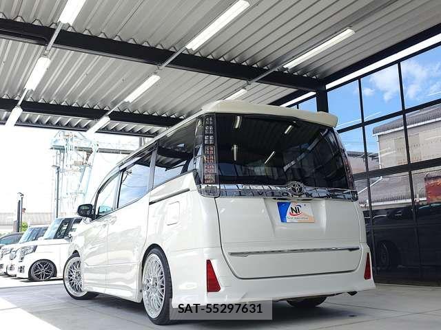 Toyota VOXY 2014-12 7880380-16