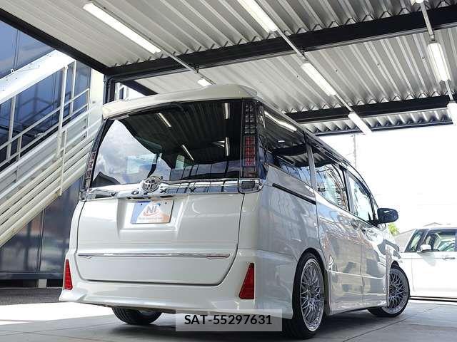 Toyota VOXY 2014-12 7880380-8
