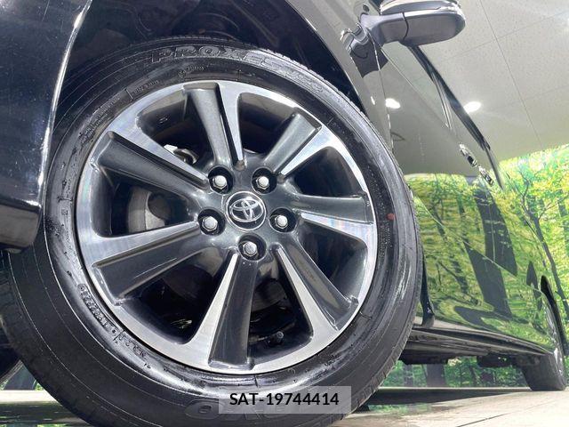 Toyota VOXY 2021-08 7880372-13