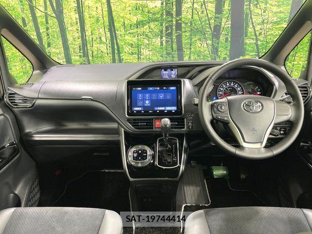 Toyota VOXY 2021-08 7880372-1