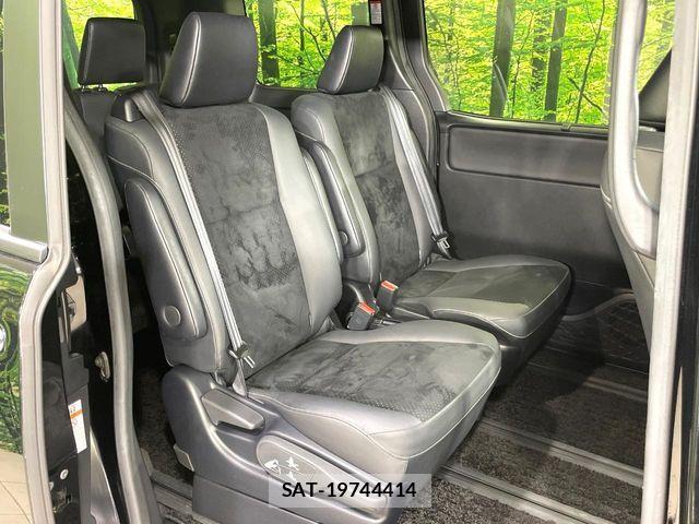 Toyota VOXY 2021-08 7880372-8