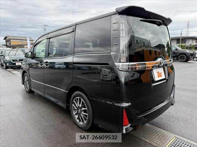 Toyota VOXY 2014-04 7880388-12