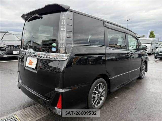 Toyota VOXY 2014-04 7880388-14