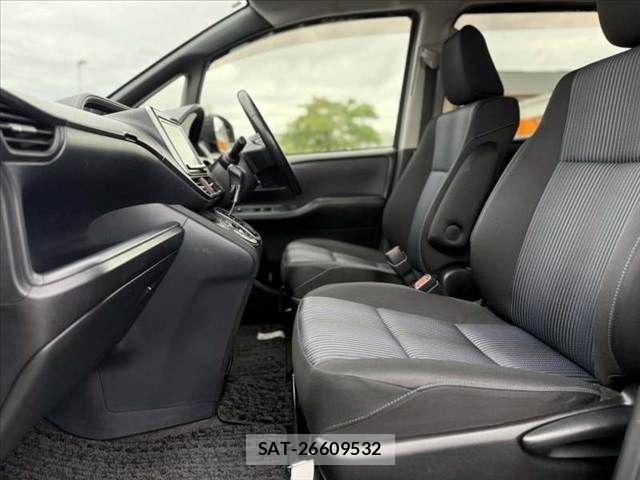 Toyota VOXY 2014-04 7880388-16