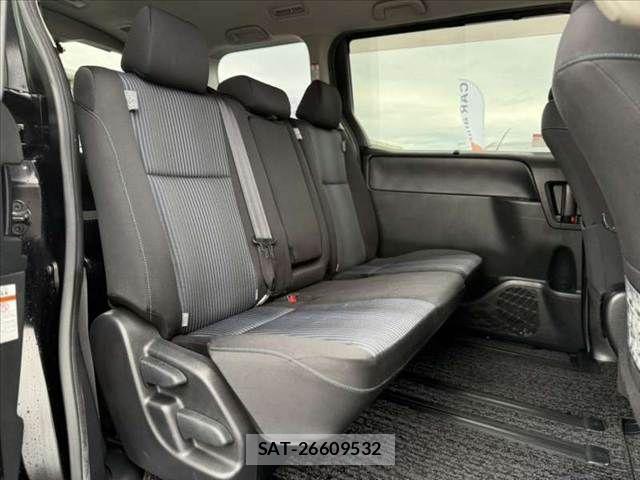 Toyota VOXY 2014-04 7880388-18