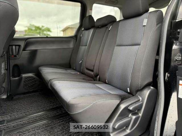 Toyota VOXY 2014-04 7880388-19