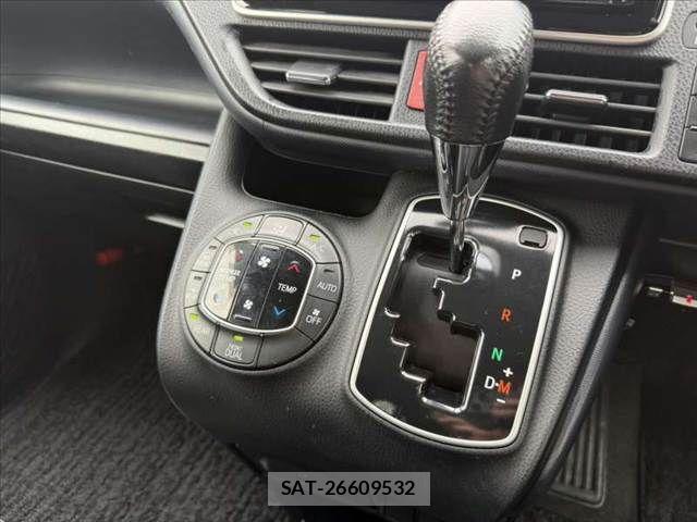 Toyota VOXY 2014-04 7880388-27
