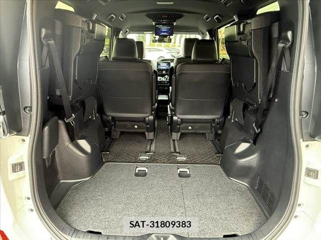 Toyota VOXY 2021-11 7880361-19