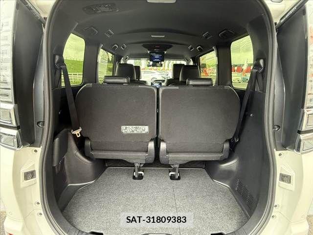 Toyota VOXY 2021-11 7880361-20