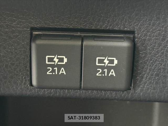 Toyota VOXY 2021-11 7880361-21