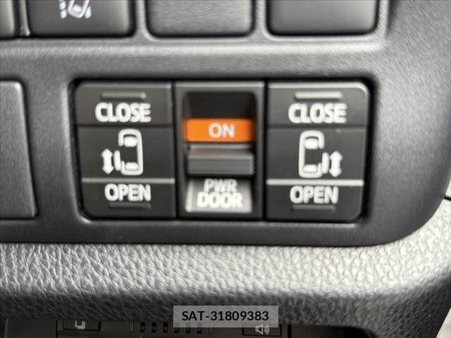 Toyota VOXY 2021-11 7880361-4