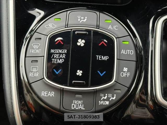 Toyota VOXY 2021-11 7880361-6
