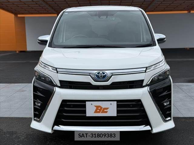 Toyota VOXY 2021-11 7880361-8