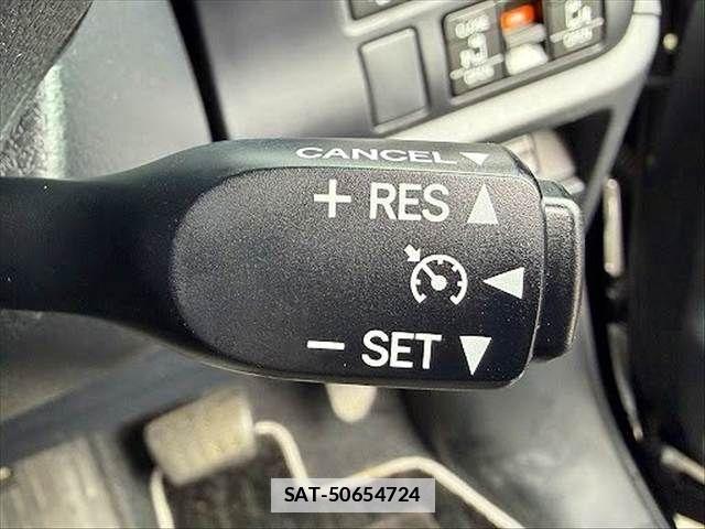 Toyota VOXY 2021-10 7880371-11