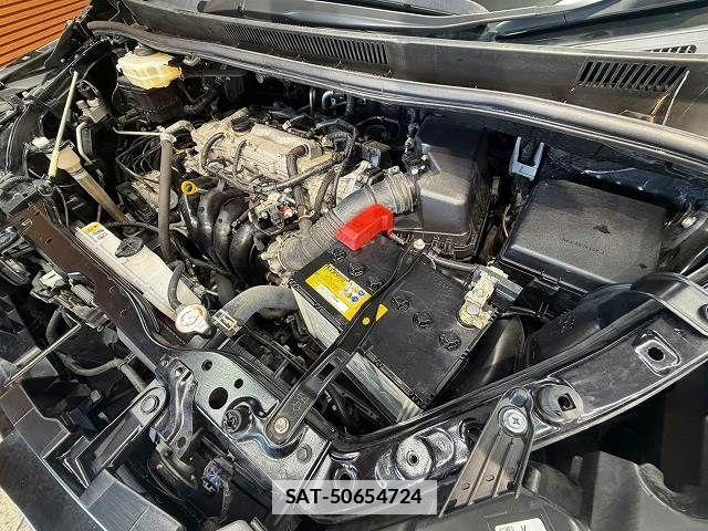 Toyota VOXY 2021-10 7880371-13