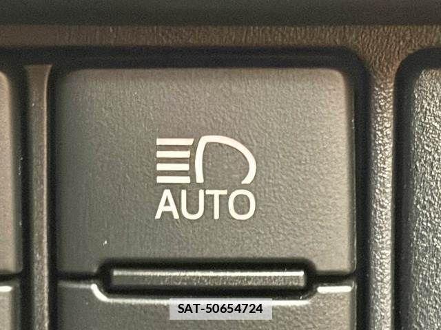 Toyota VOXY 2021-10 7880371-14