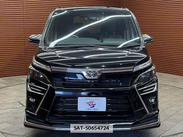 Toyota VOXY 2021-10 7880371-16